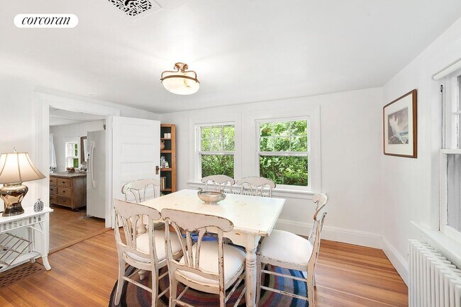 Foto del edificio - 36 Fresh Pond Rd