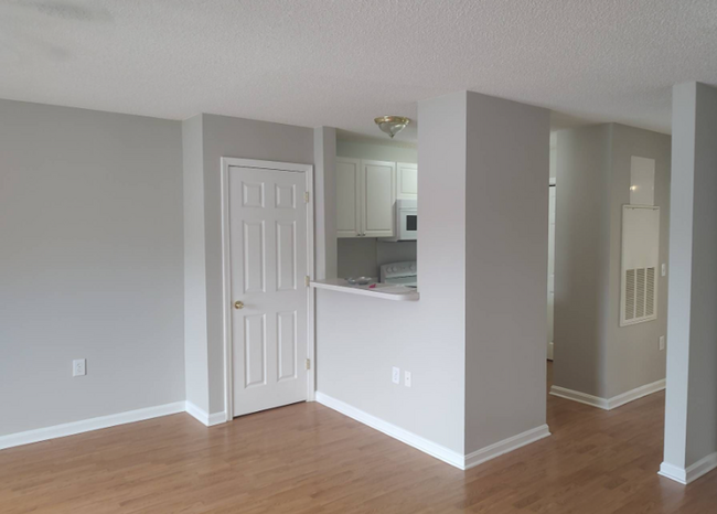 Building Photo - Heart of Myrtle Beach! 2 Bed/1 Bath w/ gor...