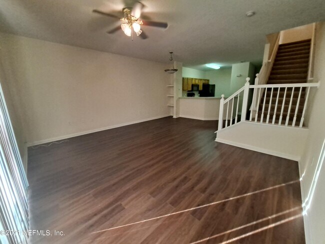 Foto del edificio - 3750 Silver Bluff Blvd