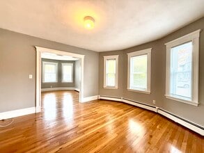 Building Photo - 881 Broadway