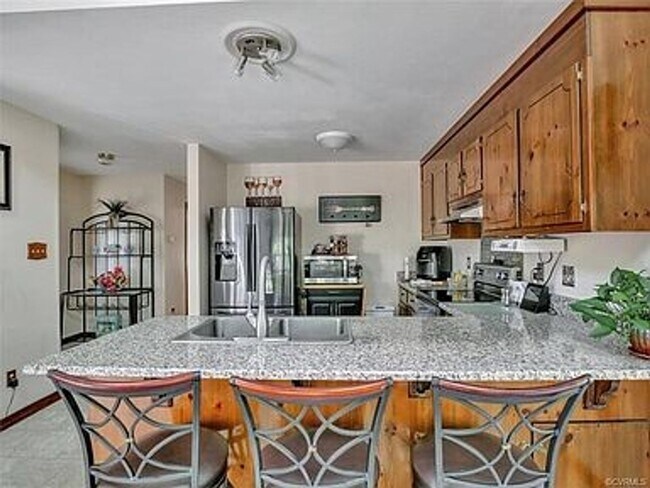 Foto del edificio - 3 Bed 2.5 bath Deer Run Subdivision-Chesterfield