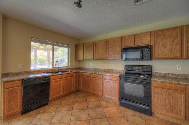 Foto del edificio - 2915 W Carson Rd
