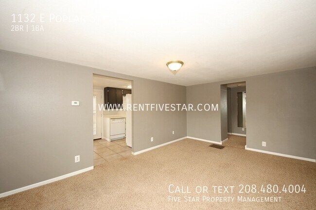 Foto del edificio - 1132 E Poplar St
