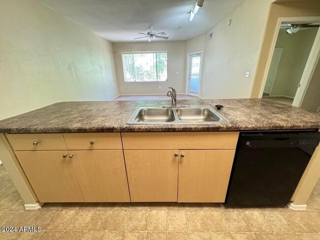 Foto del edificio - 18416 N Cave Creek Rd