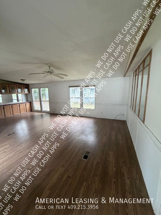 Building Photo - 102 Hornet Ln