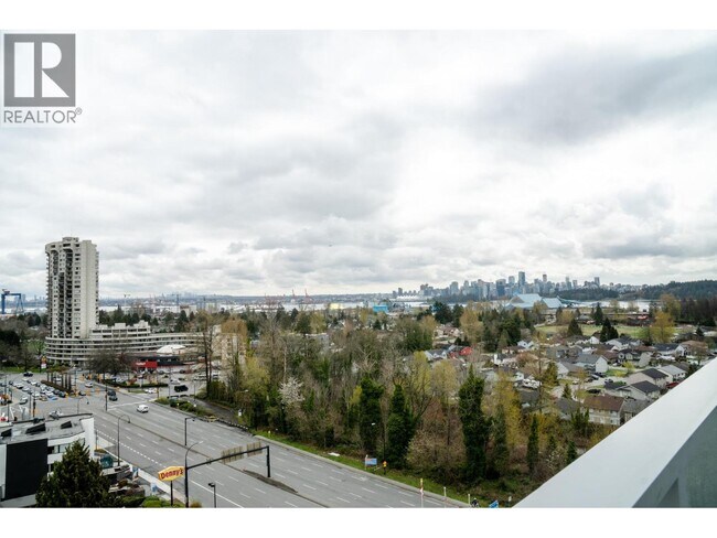 Building Photo - 200 Klahanie Ct