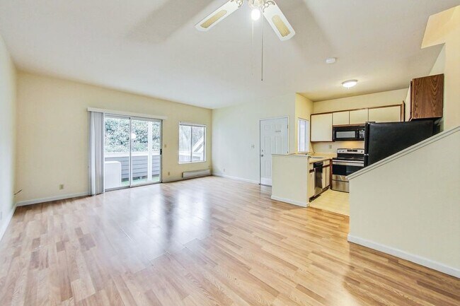 Building Photo - 2BD/2BA in Ideal El Sobrante Location! In ...