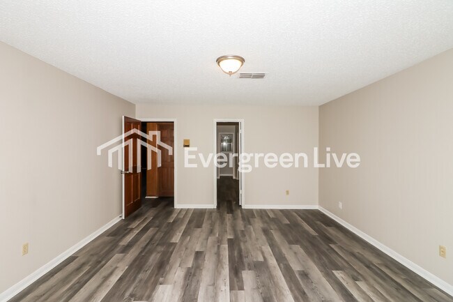 Building Photo - 5506 Pine Arbor Dr