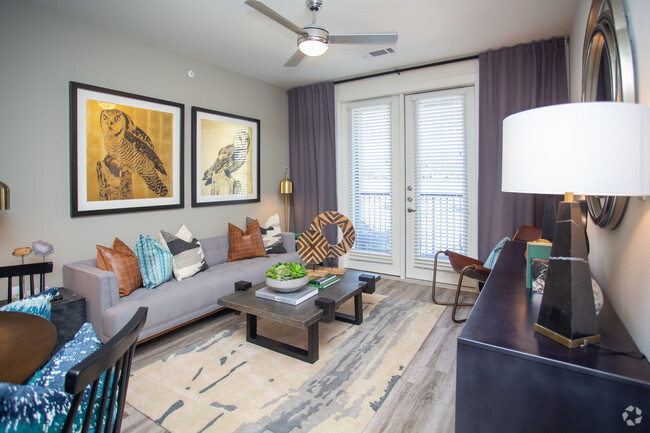 Lakeway Castle Hills Apartments - Lewisville, TX | Apartments.com