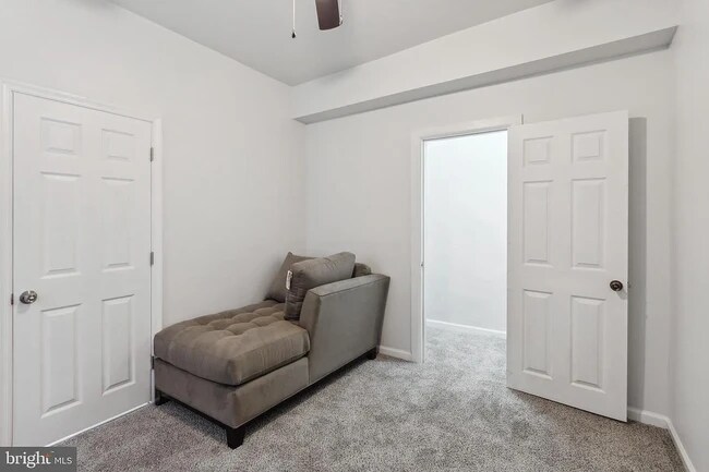 Foto del edificio - 830 W 3rd St