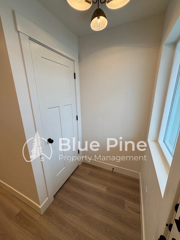 Foto del edificio - 2398 Caliber Pl