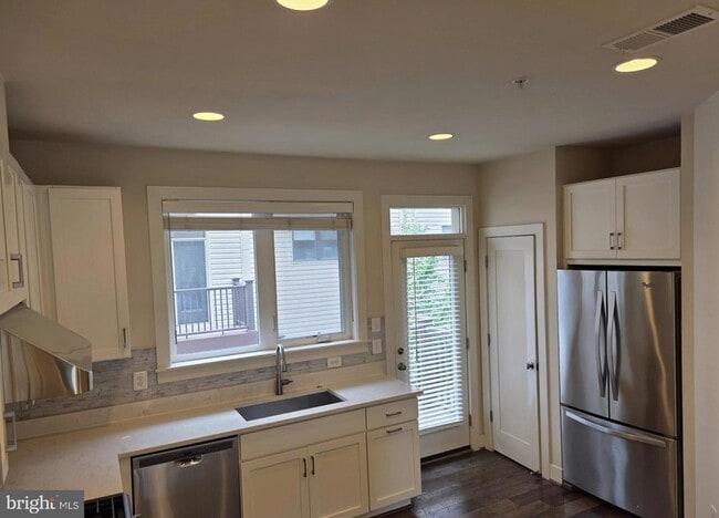 Photo - 16616 Crabbs Branch Way Unit Townhome