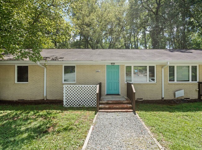 Building Photo - UNC Student Rental - Now leasing for 2025!...