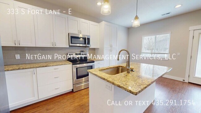 Building Photo - 333 S Fort Ln