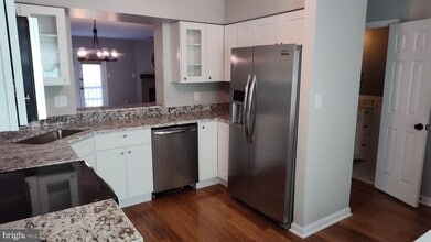 Building Photo - 442 Darby Ln