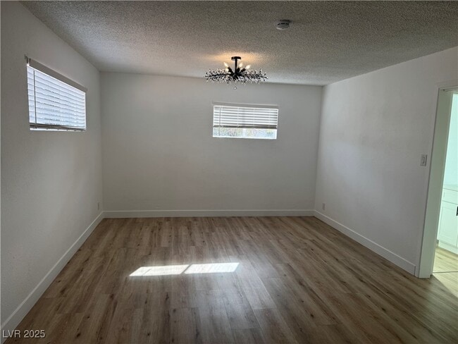 Foto del edificio - 1336 Darmak Dr