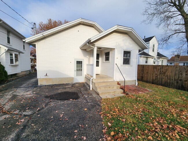 Building Photo - 2316 Rosemont Blvd