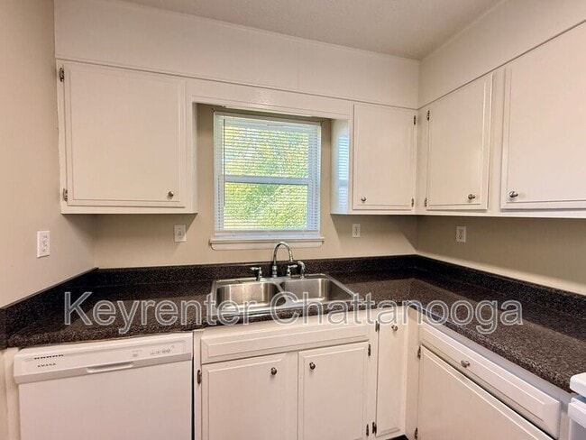 Building Photo - 918 S Crest Rd