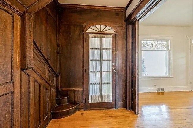 Foto del edificio - 3714 Grand Blvd