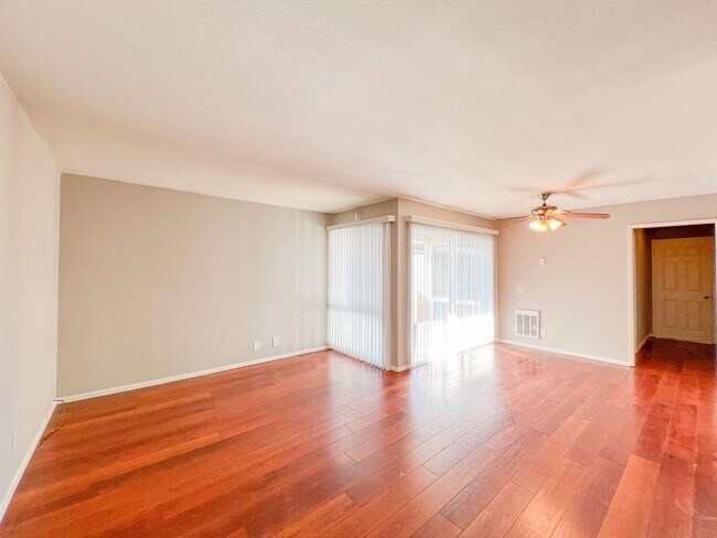 Foto del edificio - 4229 Dana Rd