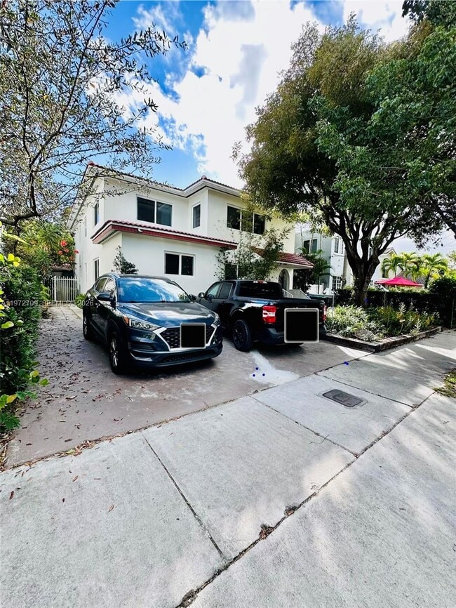 Foto del edificio - 1180 SW 22nd Terrace