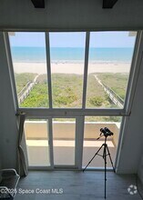 Building Photo - 5050 Ocean Beach Blvd