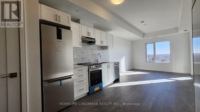 Building Photo - 715 Davis Dr