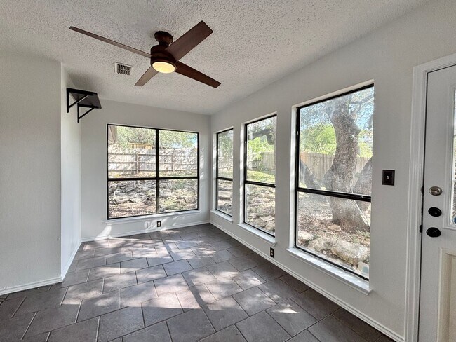 Building Photo - 15606 Knollhollow-