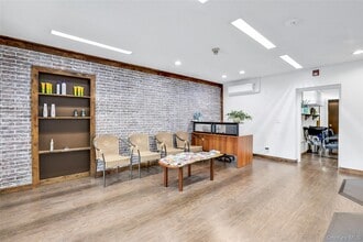 Building Photo - 199 NY-299