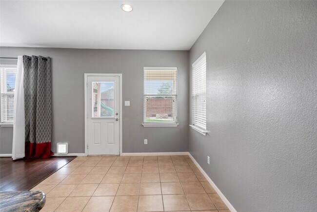 Foto del edificio - 8923 Jordi Dr