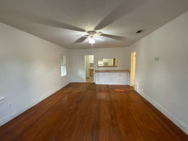 Foto del edificio - Cozy 2-Bedroom, 1.5 bath Rental Home AVAIL...