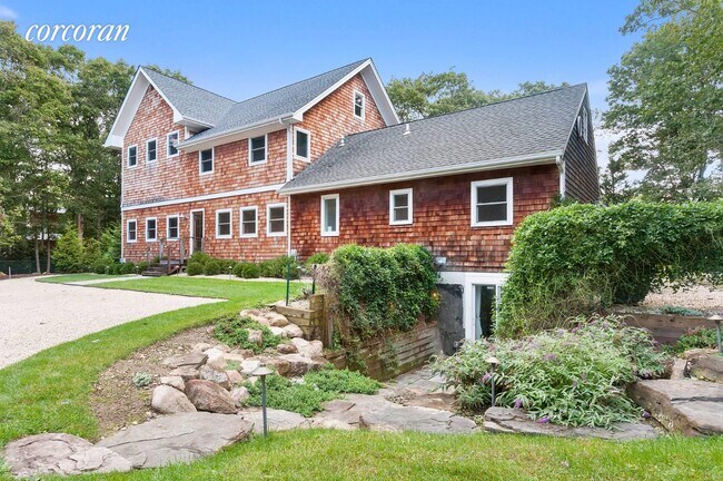 Foto del edificio - 450 Water Mill Towd Rd