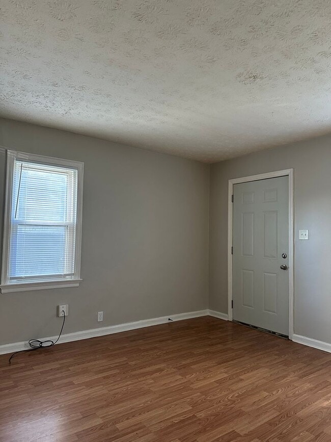 Building Photo - 741 E Mithoff St