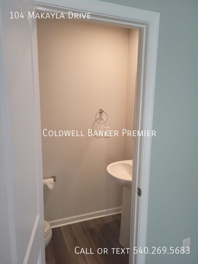 Building Photo - 104 Makayla Dr