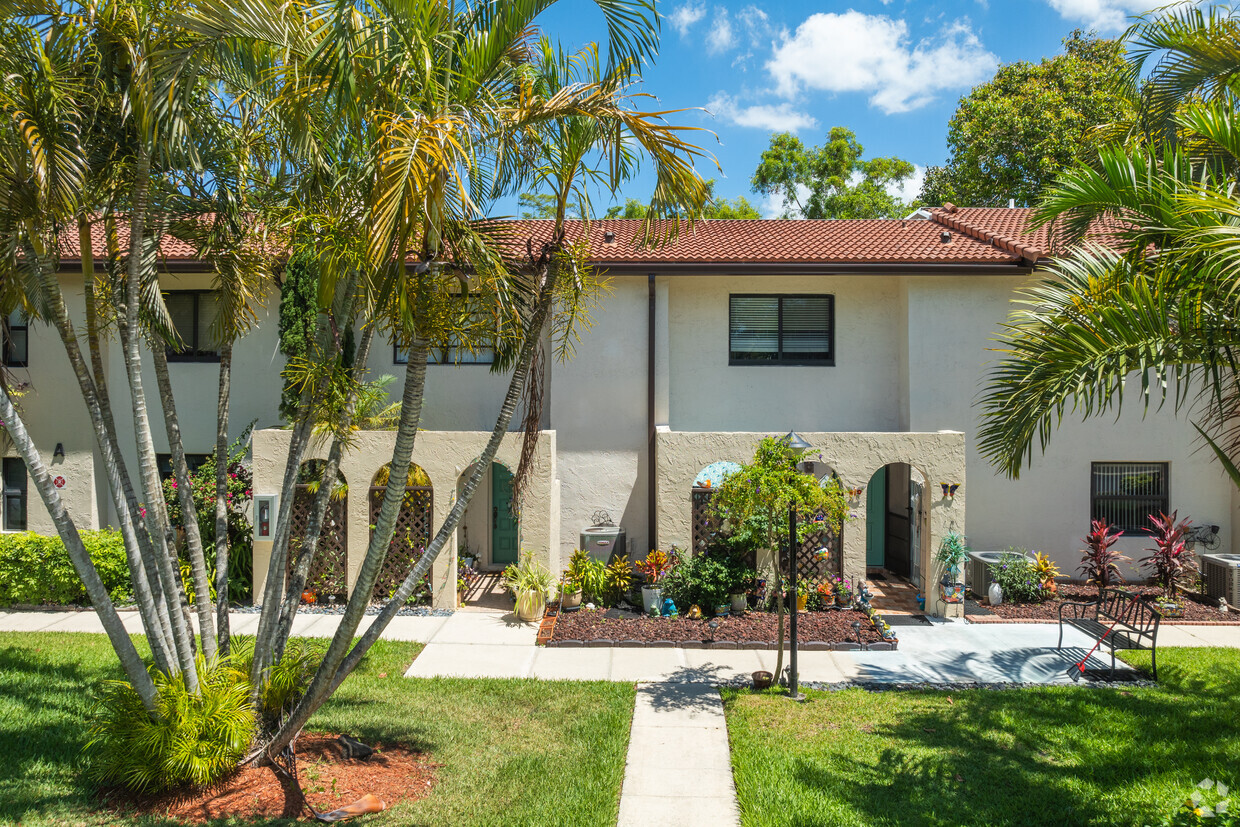 Entrance - The Horizons of Boca Lago