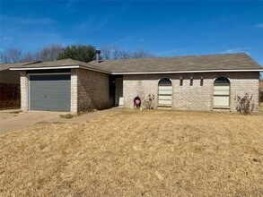 Building Photo - 7445 Sandhurst Ln S