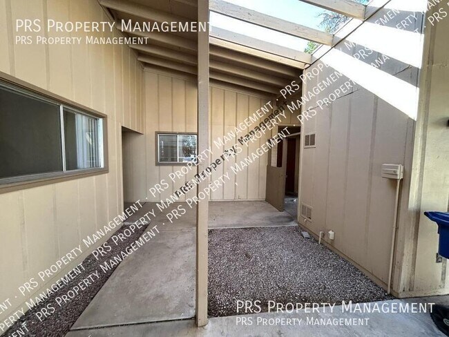 Foto del edificio - 3729 S Kenneth Pl
