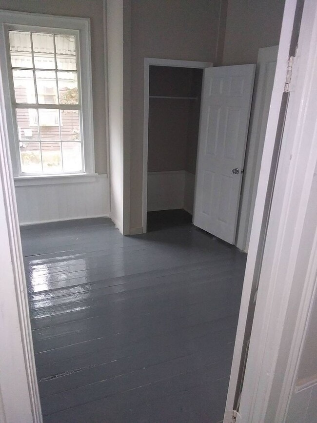 Building Photo - 420 1st Ave