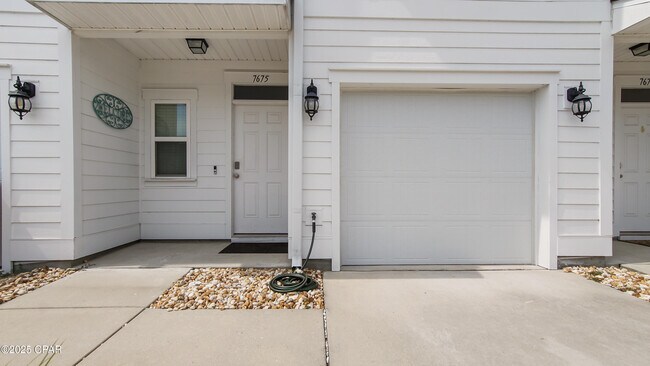 Foto del edificio - 7675 Shadow Lake Dr