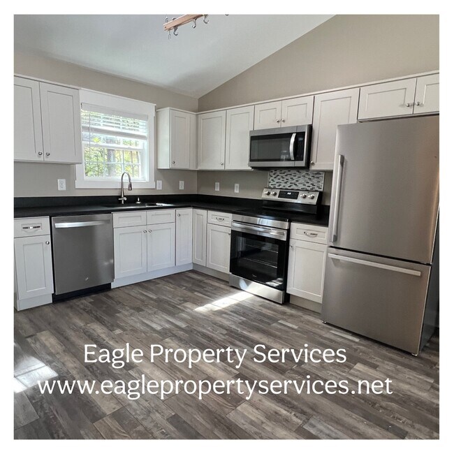 Foto del edificio - 114 Roslyn Ct