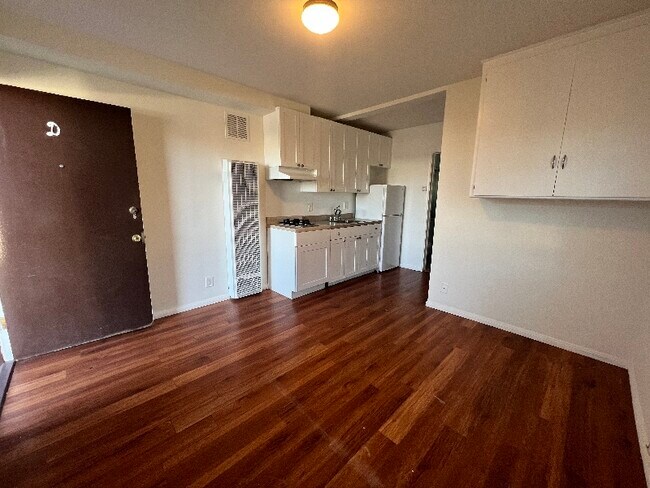 Foto del edificio - 51 Thornton Ave