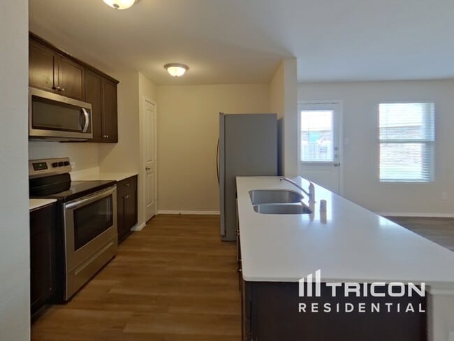 Building Photo - 6028 Parkview Hills Ln