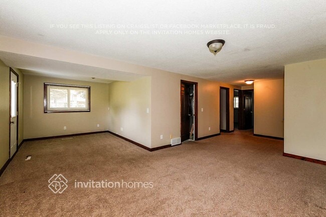 Building Photo - 4804 W Hidden Valley Dr