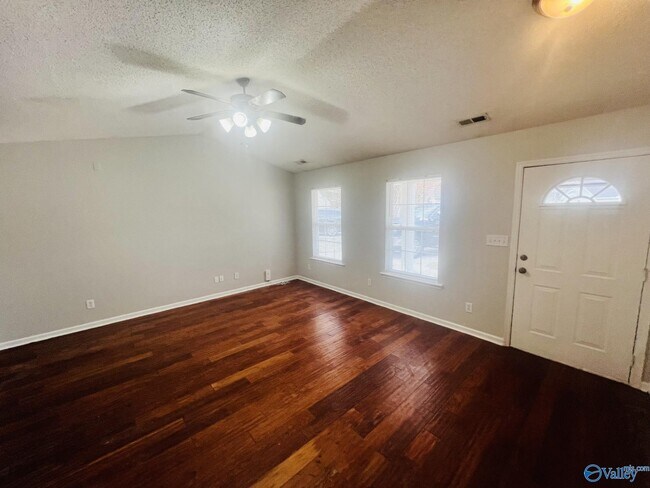 Foto del edificio - 179 Sandy Hollow Dr NW