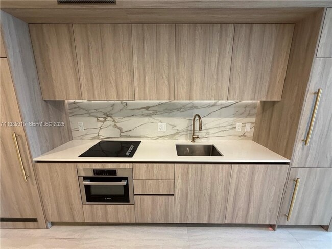 Building Photo - 77 SE 5th St