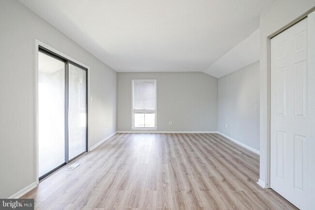 Building Photo - 40 Tansboro Rd
