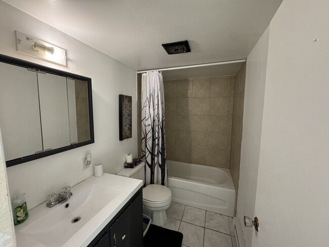 Photo du bâtiment - 4619 Rue Principale