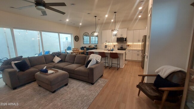 Foto del edificio - 290 E Markwood Dr