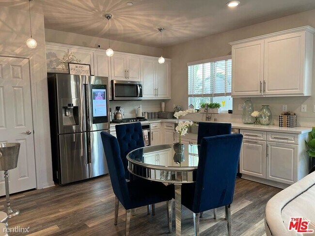 Building Photo - 3 br, 3 bath House - 1401 Turin Ln
