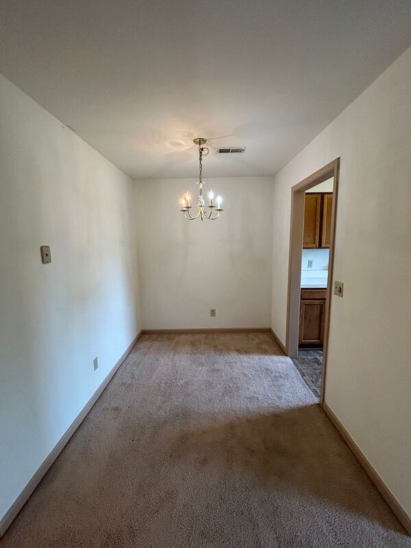 Building Photo - 708 S Henry St